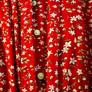 Gently worn dress perfect for Spring, Summer and Fall.